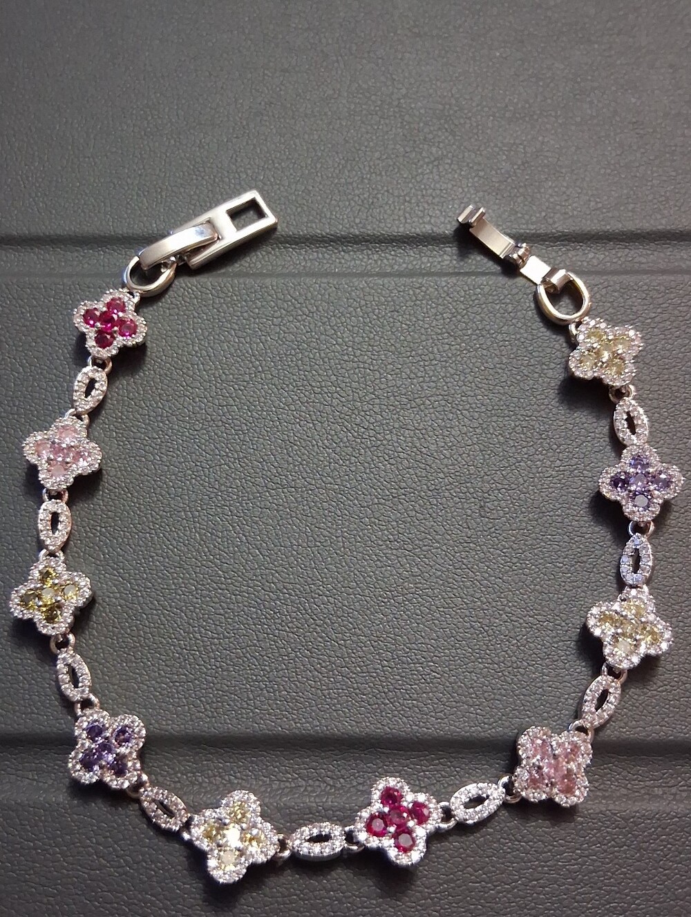 Multicolor Clover Sliver Bracelet